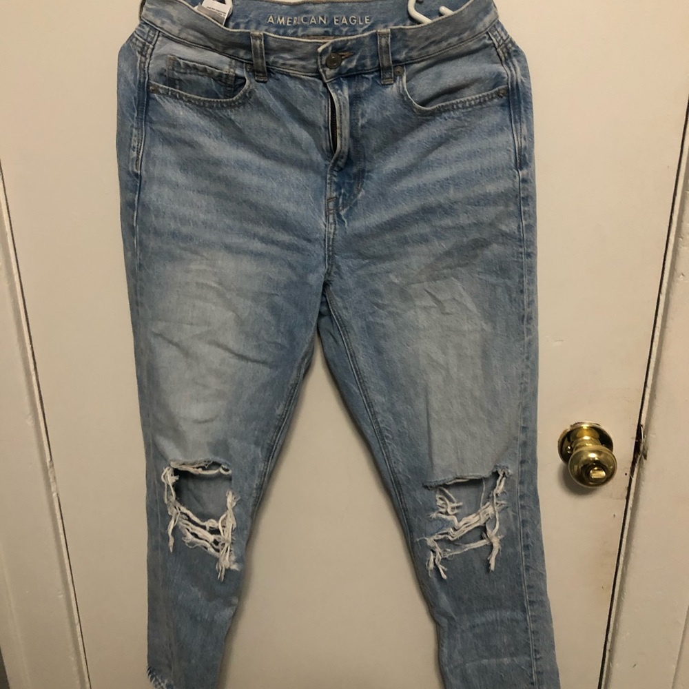 american eagle ripped boyfriend jeans
